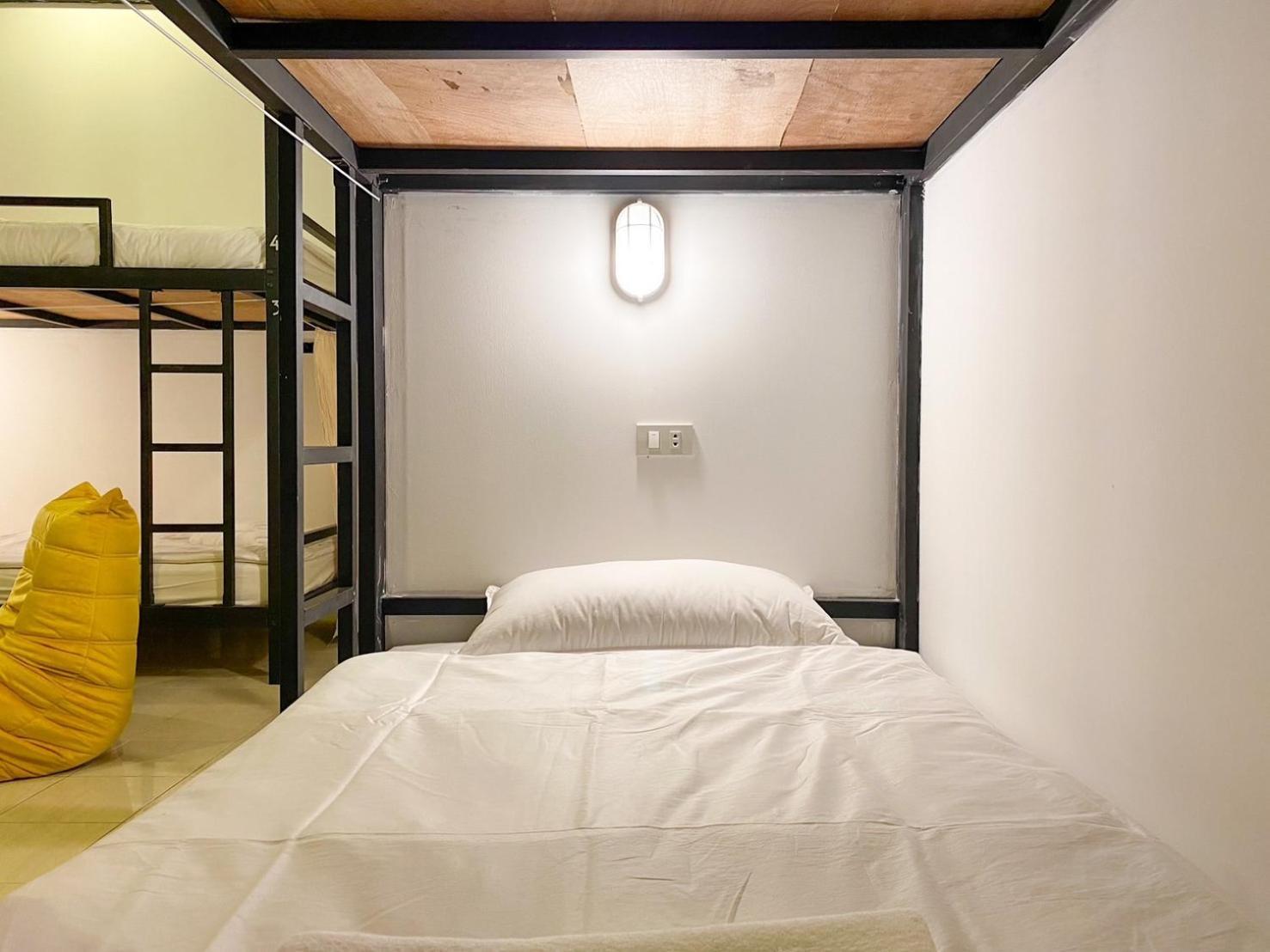 Sathiti Cafe & Bed Apartment Vientiane Exterior photo