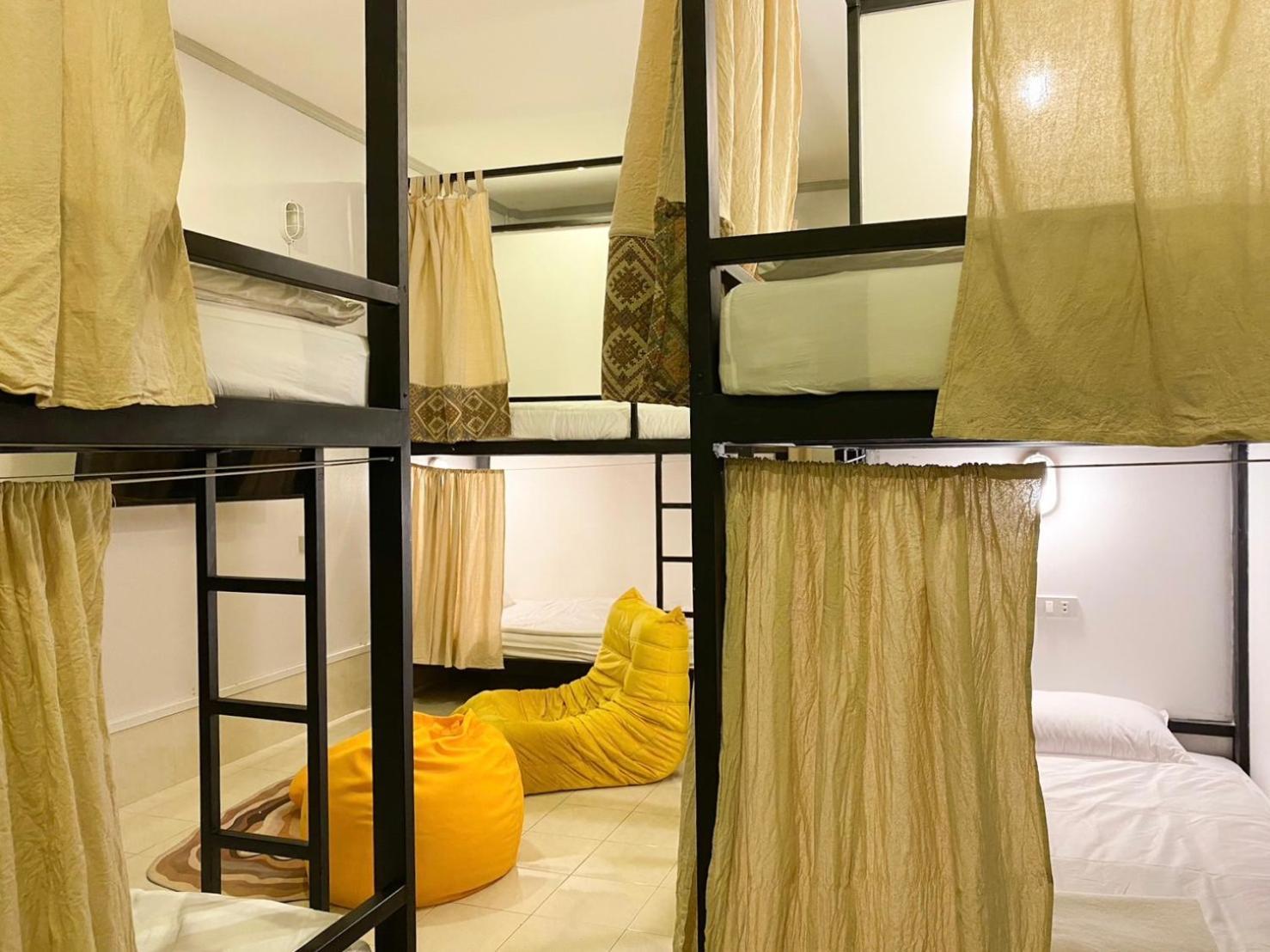 Sathiti Cafe & Bed Apartment Vientiane Exterior photo